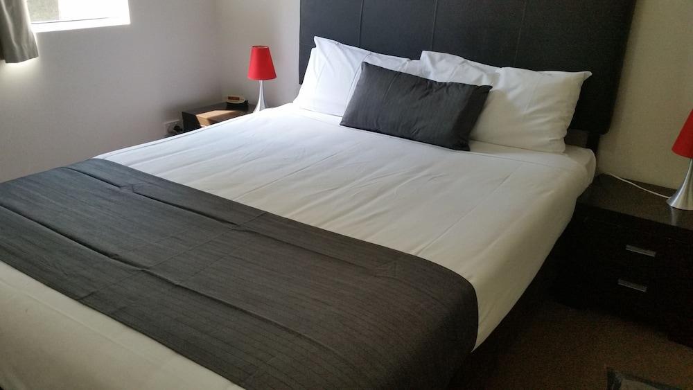 הרווי ביי Ramada Encore By Wyndham Whale Cove מראה חיצוני תמונה