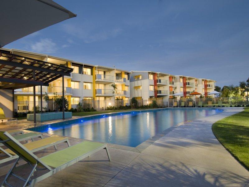הרווי ביי Ramada Encore By Wyndham Whale Cove מראה חיצוני תמונה